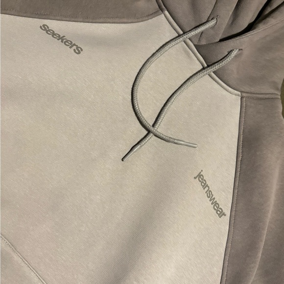 Sisters and seekers hoodie - Picture 4 of 4